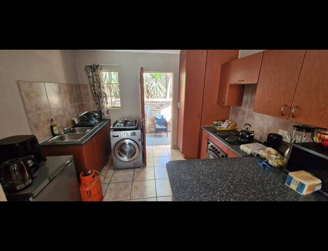 2 BEDROOM TOWNHOUSE FOR SALE IN KOSMOSDAL